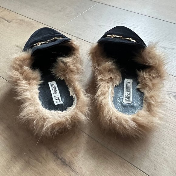 Cape Robbin Velour Fur Loafers - Picture 3 of 3